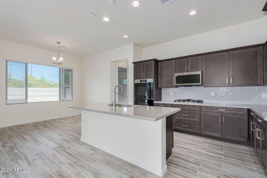 Kitchen & Dining Area