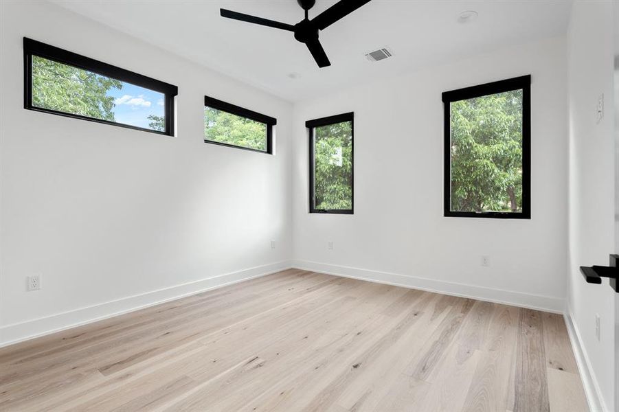 Guest bedroom 2 - second floor