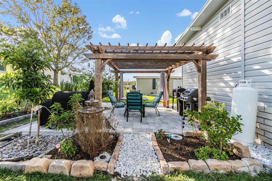 Backyard OASIS invites you to entertain in style!