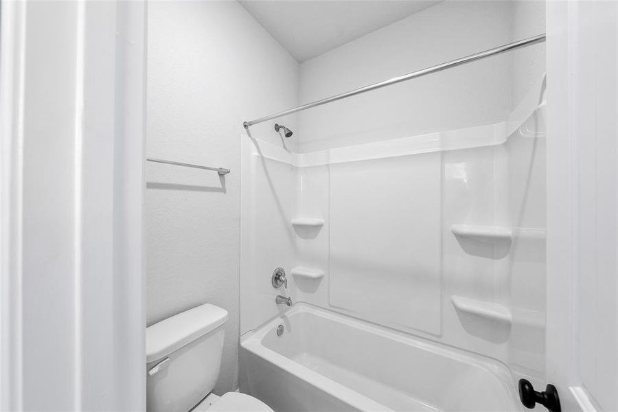 Upstairs guest bath with shower tub combo