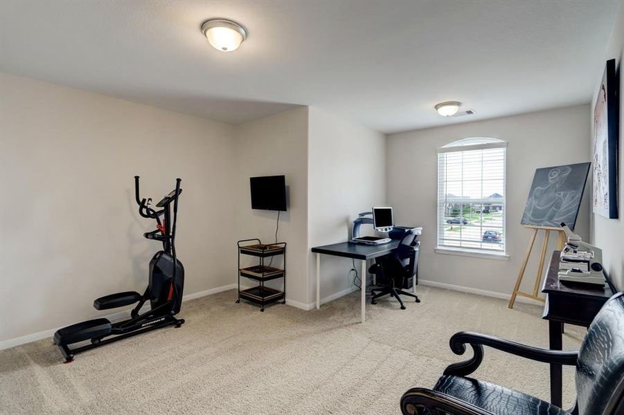 Elegant and convenient four room that can be a study, gym, office or another room for guests.