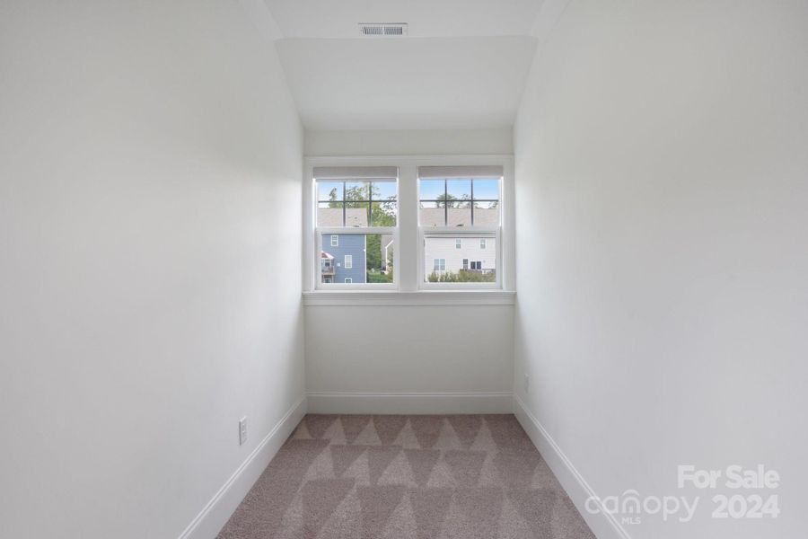 Cute nook off bed/bonus room.