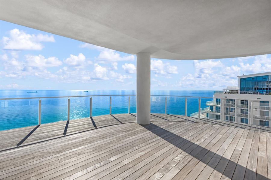 First Floor Direct Ocean Facing Terrace