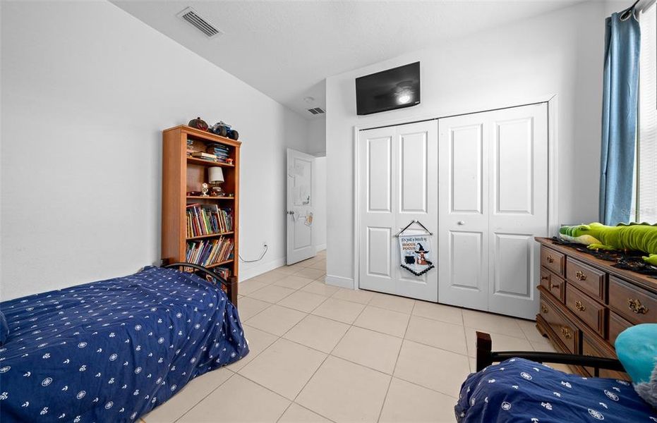 Bedroom 3 - Built-in Closet