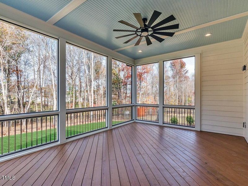 043_Screened Porch