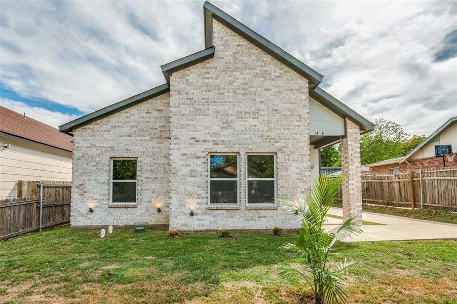 New construction Single-Family house 1418 Strickland Street, Dallas, TX 75216 - photo