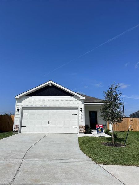 The Dogwood is a beautiful, one story home with beautiful siding and stone to create a modern, updated look you will love.