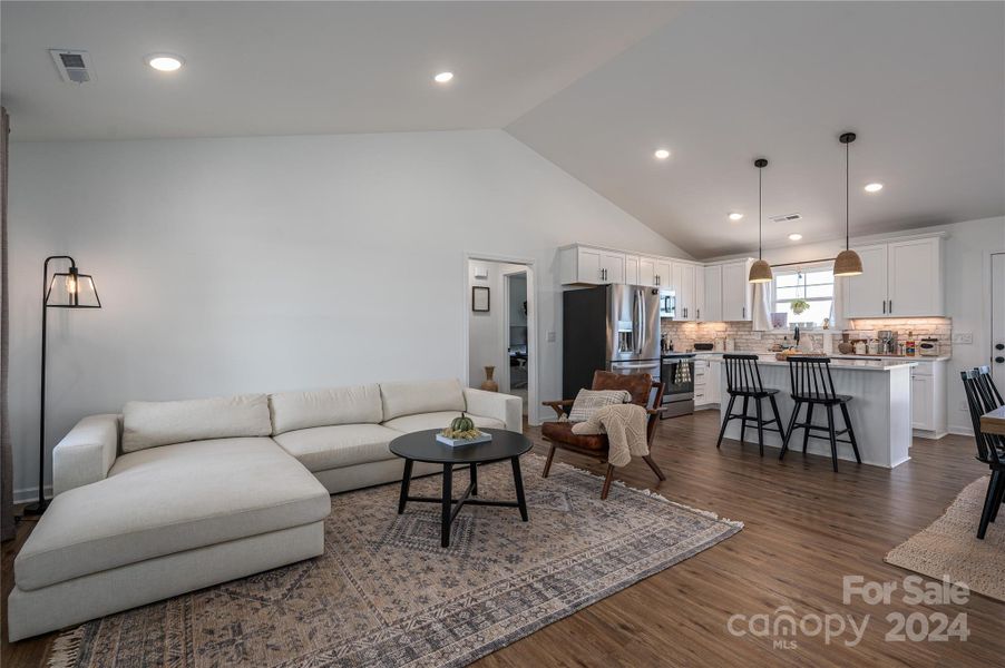 Open floor plan kitchen/living