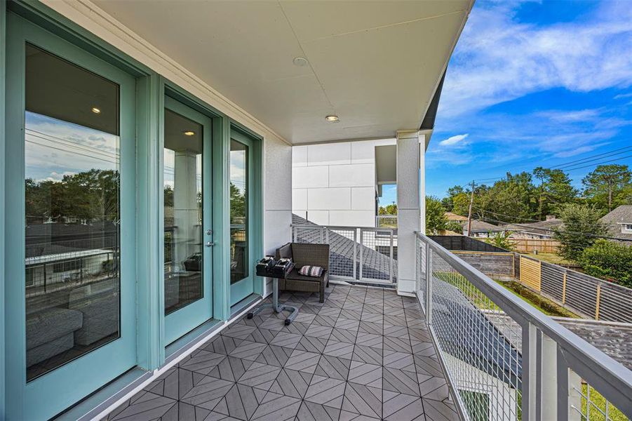 Second floor balcony with view to the backyard and direct access to the Gameroom