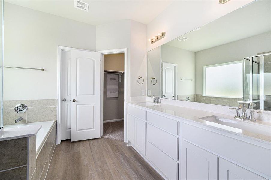 Primary Bath with Double Sinks, Tub and Separate Shower!