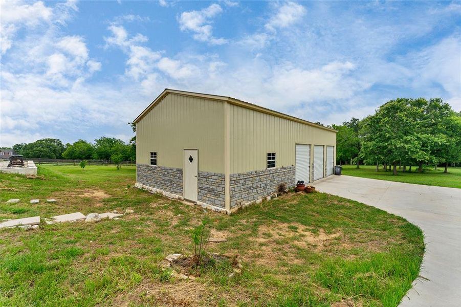 3 Car Garage/Workshop