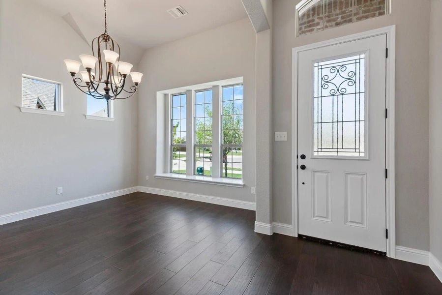 Dining Room | Concept 3015 at Belle Meadows in Cleburne, TX by Landsea Homes