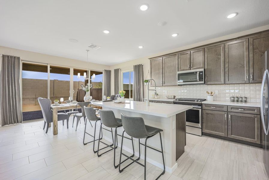 Kitchen | Encatadora | Marketside Tercera | Verrado | New homes in Buckeye, Arizona | Landsea Homes