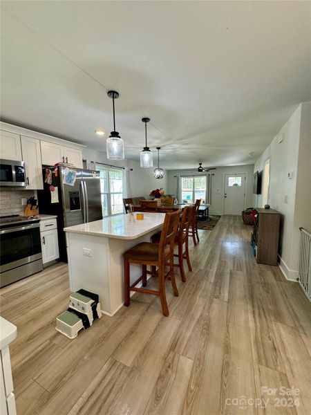 KITCHEN - LIVING ROOM FACING