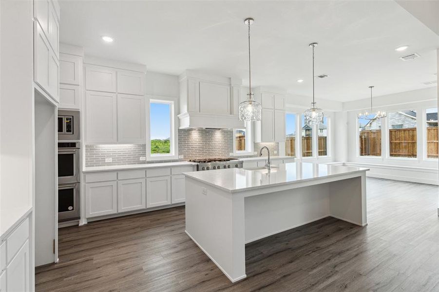 Featuring tons of storage, fantastic finishes and great natural light, the kitchen of your dreams awaits!