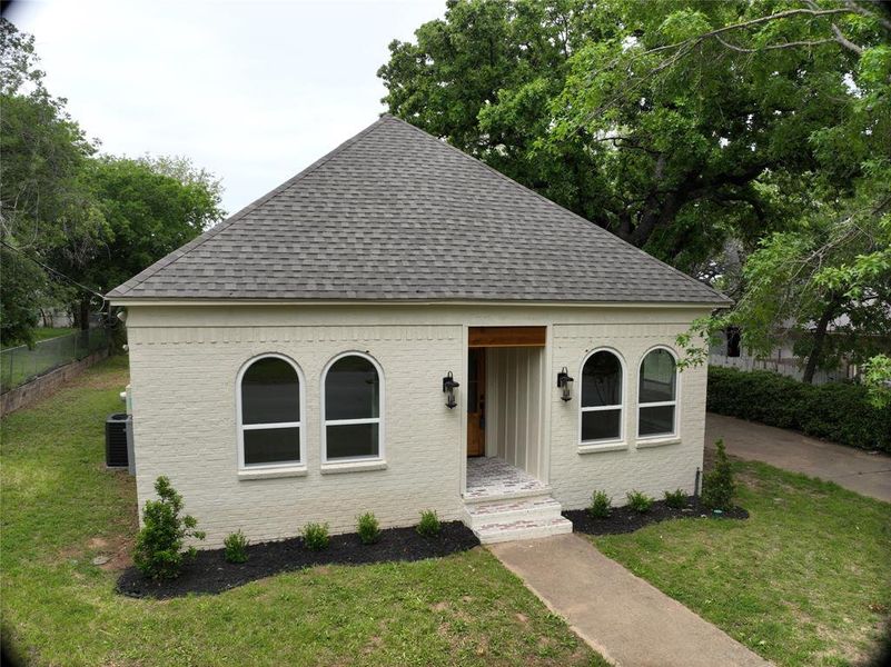 New construction Single-Family house 413 E Lee Avenue, Weatherford, TX 76086 - photo
