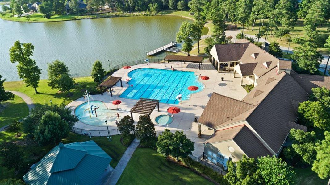 Pool, splash pad and clubhouse.