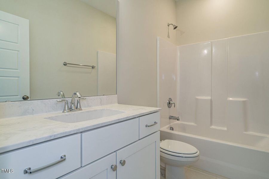 027-1280x960-bathroom