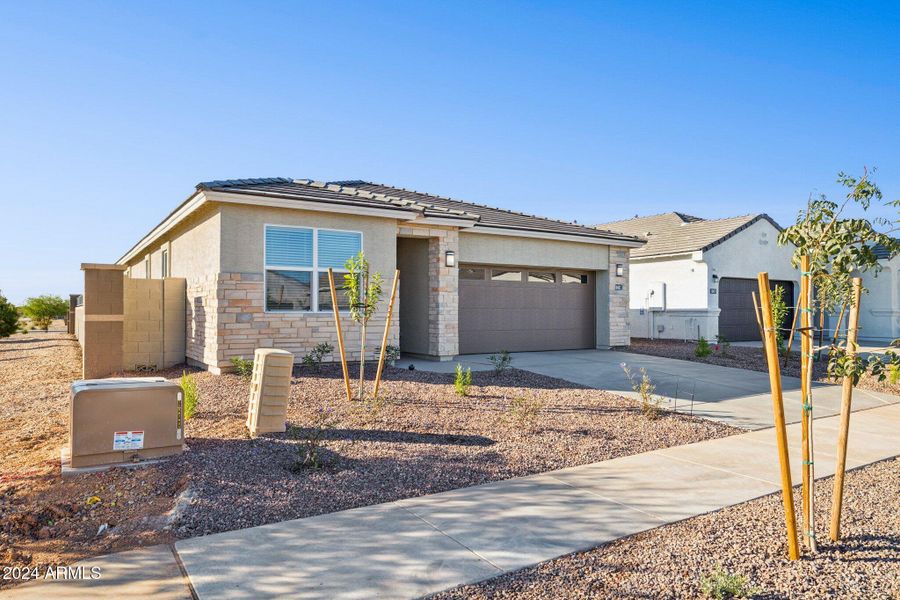 2-web-or-mls-18403-w-desert-hollow-dr-lo