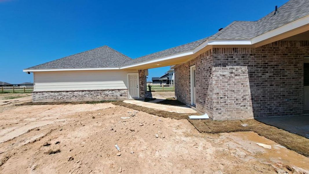 Breezeway to garage