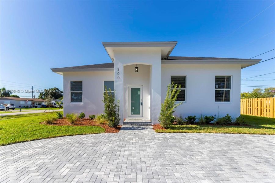 New construction Single-Family house 200 N 66Th Ave, Hollywood, FL 33024 - photo