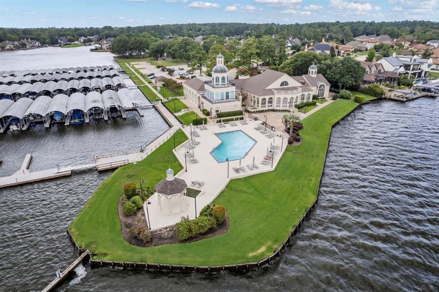 The second yacht club pool overlooks the lake!