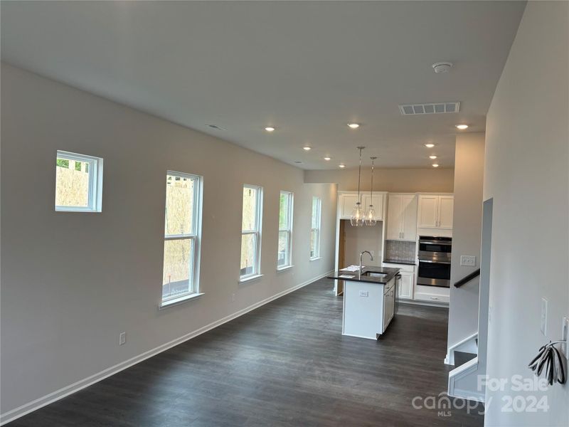 10' first floor ceilings, end home, open floorplan