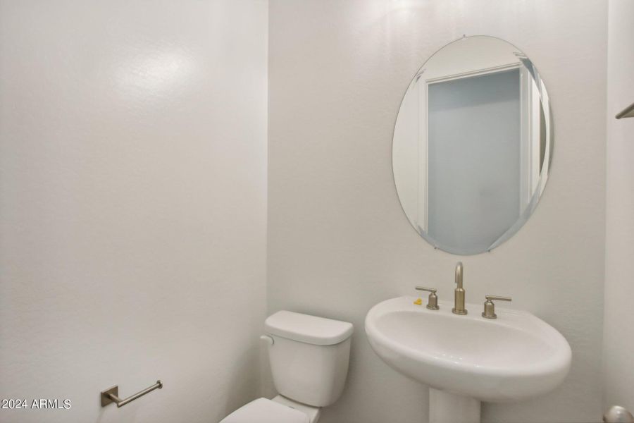 038 Powder Room