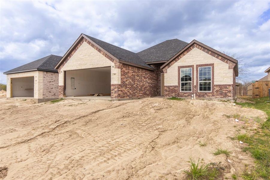 New construction Single-Family house 126 Lampassas Drive, Greenville, TX 75402 - photo