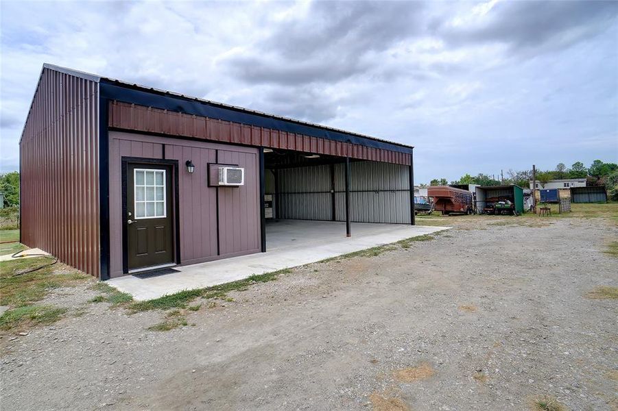 Guest quarters & workshop carport area