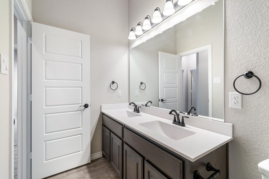 Bathroom | Concept 2370 at Massey Meadows in Midlothian, TX by Landsea Homes