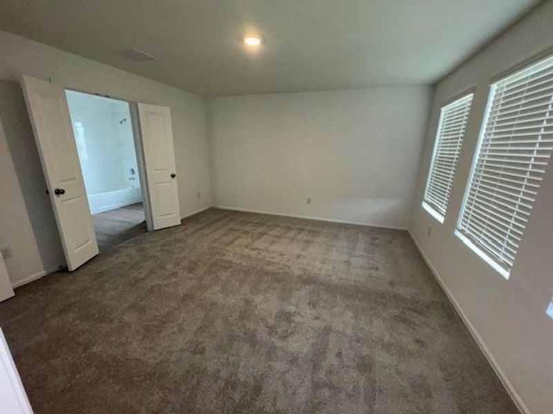 **Fridge, washer/dryer, blinds NOT included