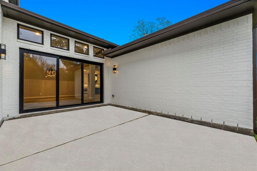 A spacious patio flanks the casita and adds a scenic overlook from the elegant dining room.