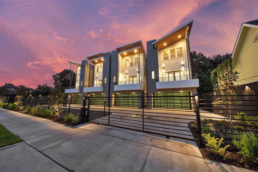 Gated community of 4 gorgeous home near downton Houston.