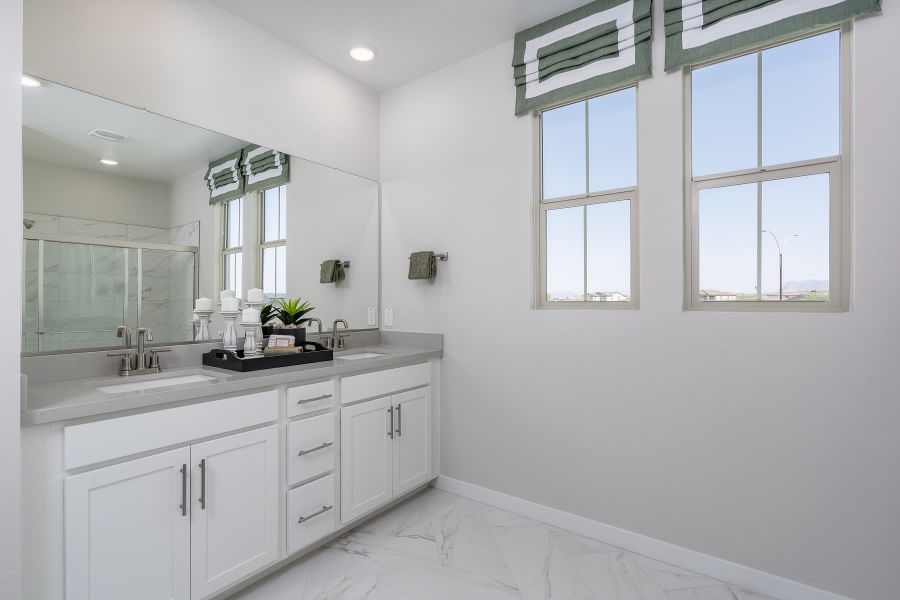Primary Bathroom | Citron | Greenpointe at Eastmark | New homes in Mesa, Arizona | Landsea Homes