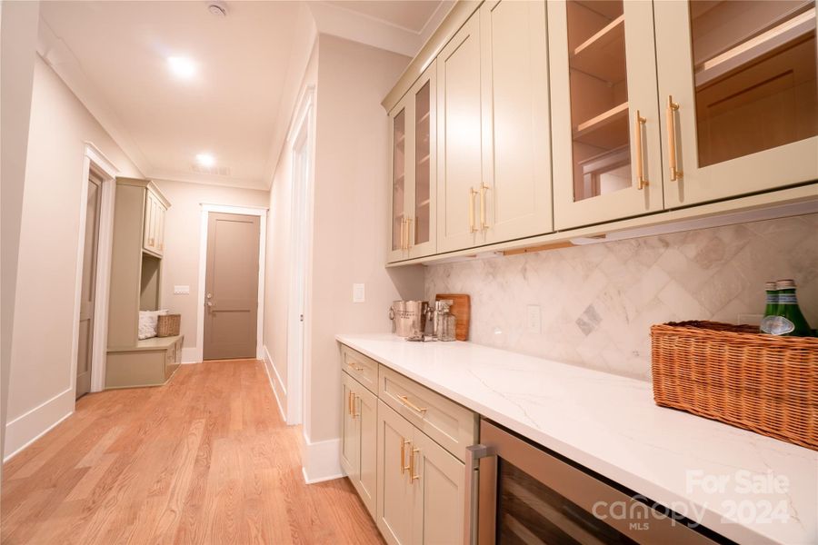 Mudroom / Hallway