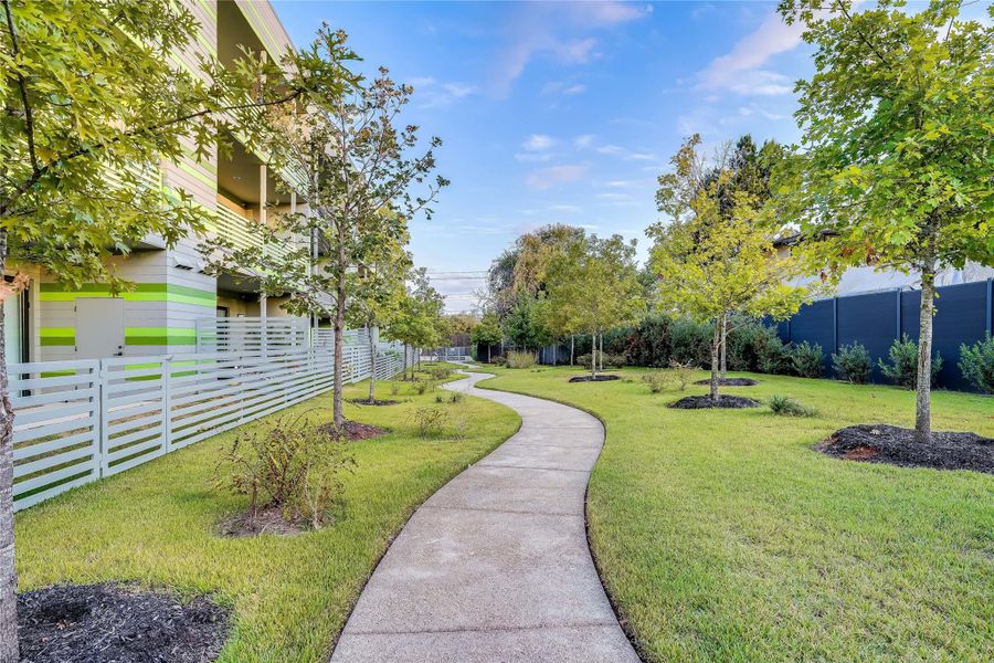 Peaceful walking path in the complex to relax or take your pets for a walk.