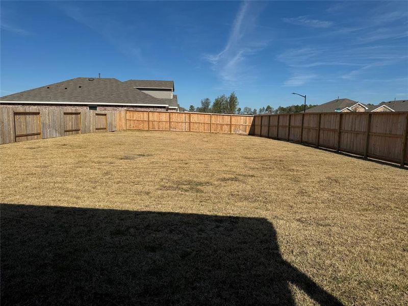 Look at the size of this GIGANTIC backyard! HUGE corner homesite!