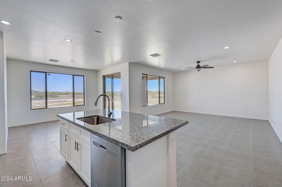 Bright & Modern Kitchen