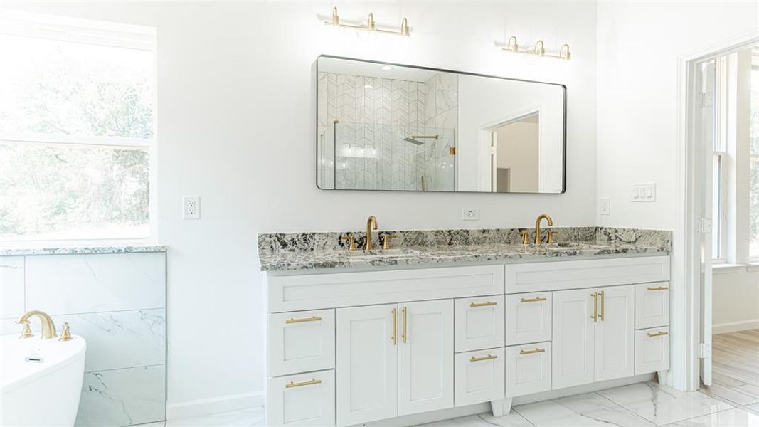 Granite Counters & Dual Sinks