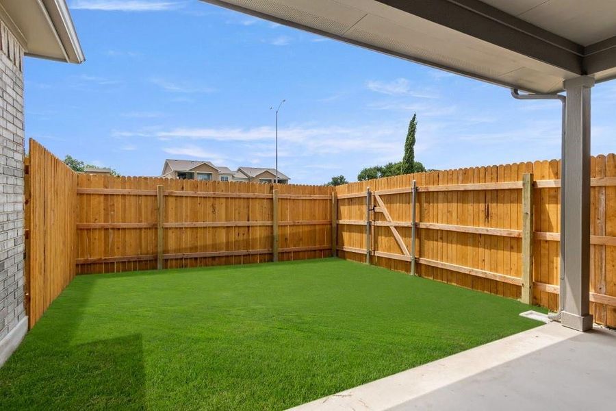 Covered rear patio / back yard