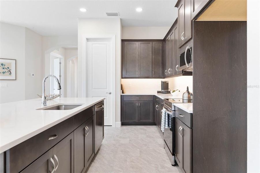 Open Kitchen with Quartz couters