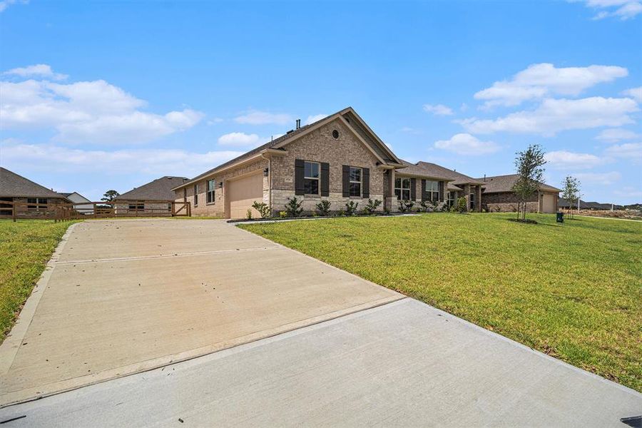 Side Driveway with Additional Parking