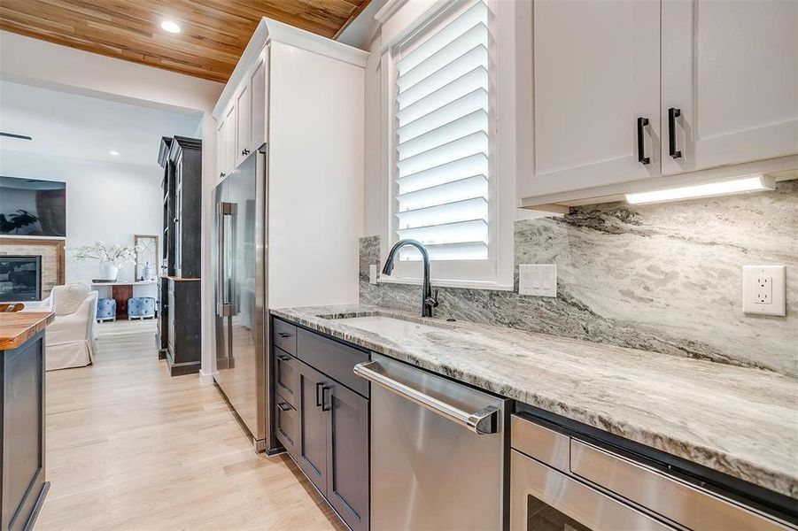 Multiple sinks offering ample prep space perfect for entertaining