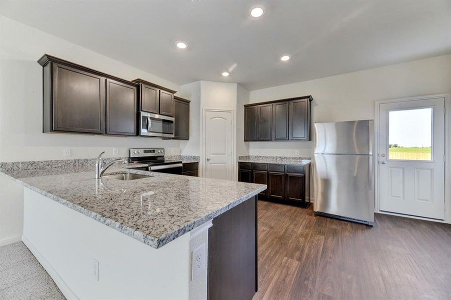 Kitchen w/appliances