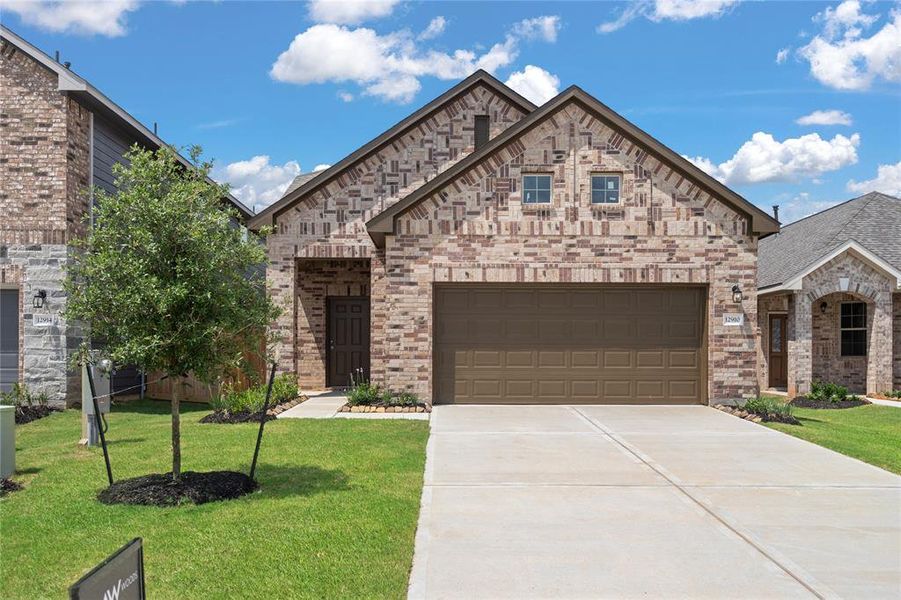 Welcome home to 12910 Lime Stone Lane located in the community of Stonebrooke and zoned to Conroe ISD.