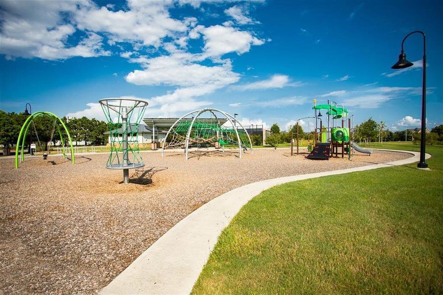 Over 30 pocket parks are sprinkled through out the community!