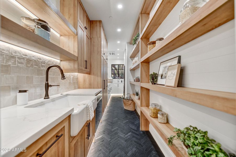 Ultimate Butlers Pantry/Laundry Room