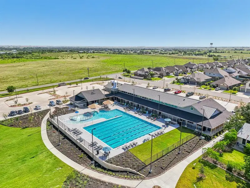 Newest Amenity center with a pool, splash pad, park and full gym!  Only a 3 minute walk from the house!
