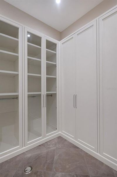 master suite closet 2